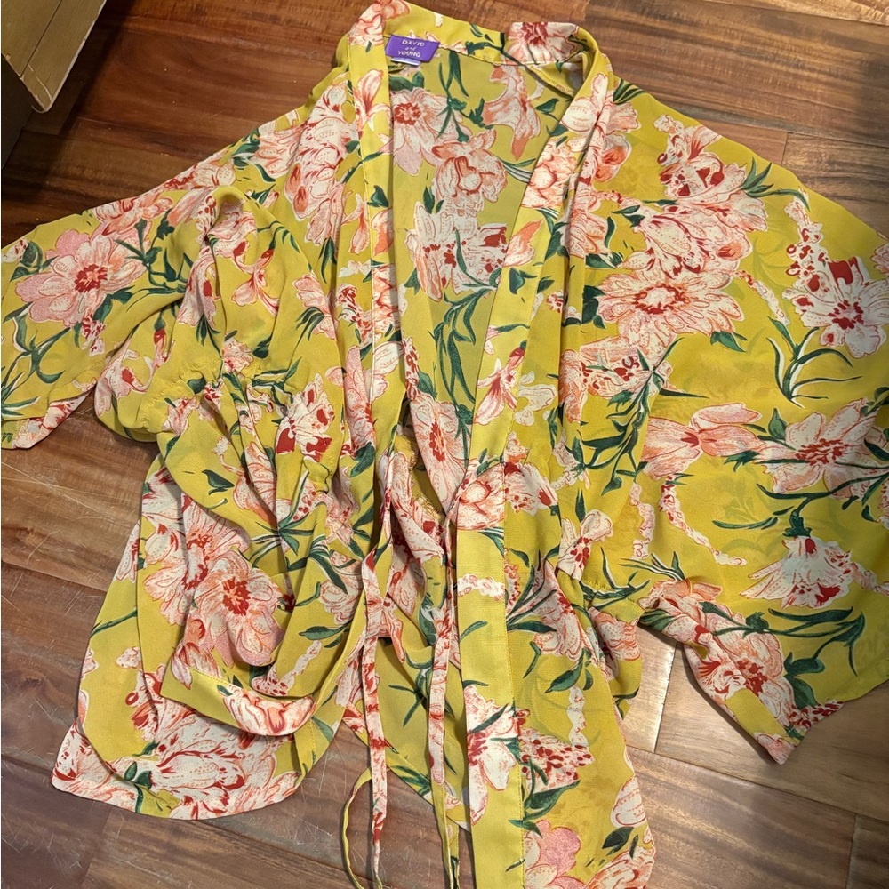 David and Young‎ Yellow Floral Kimono (0667)